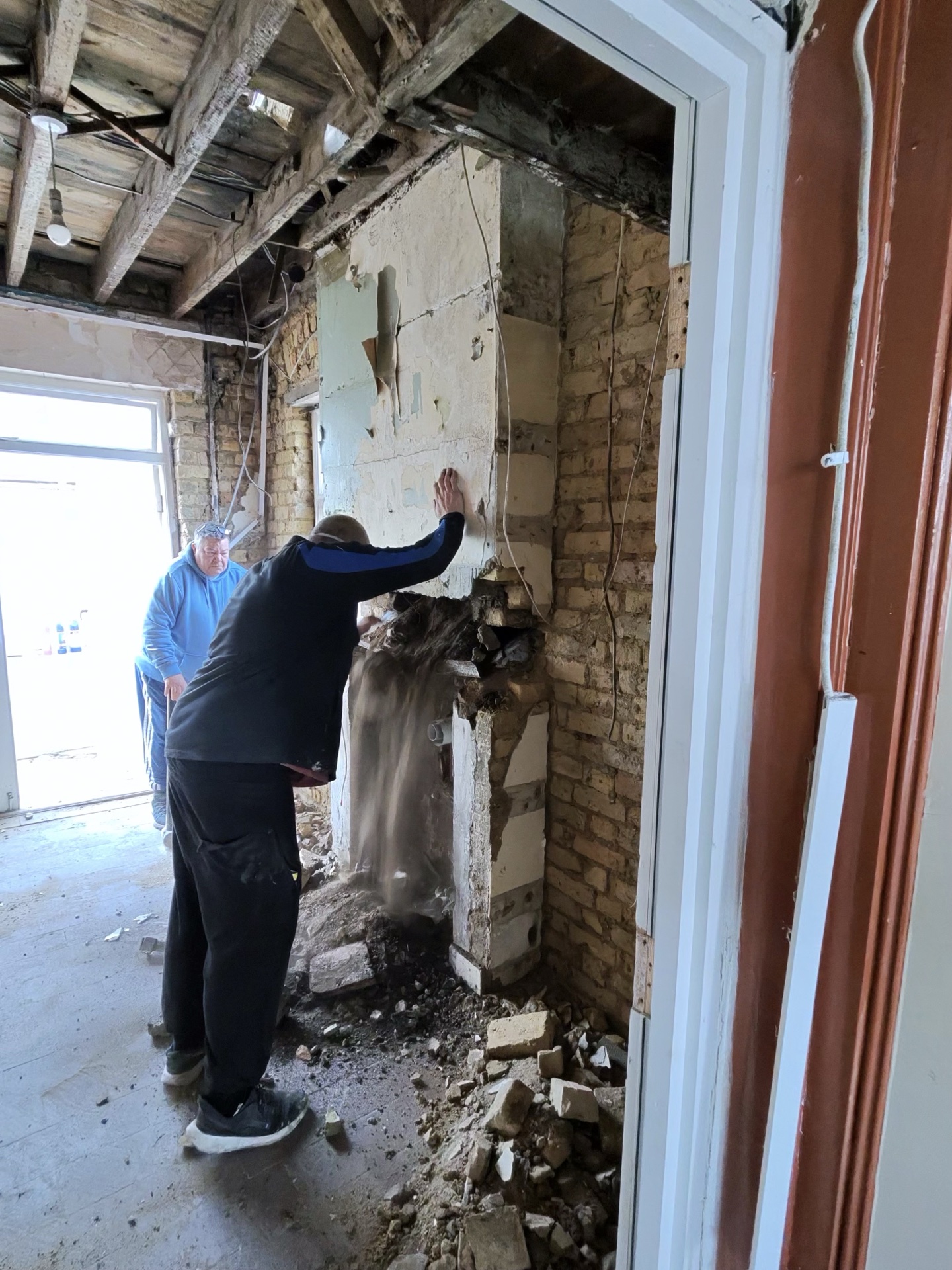 Cavity clearance – side elevation
