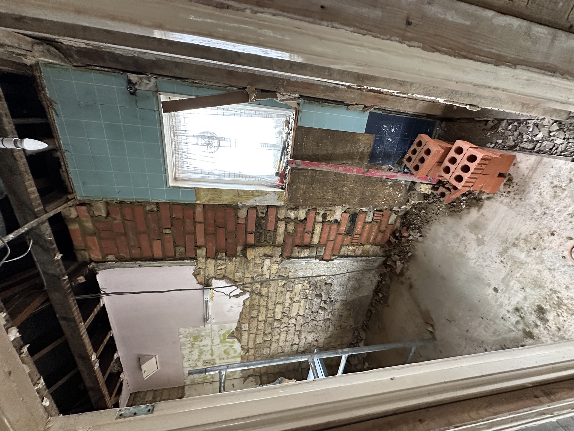 Upper rebuild – lintel integration